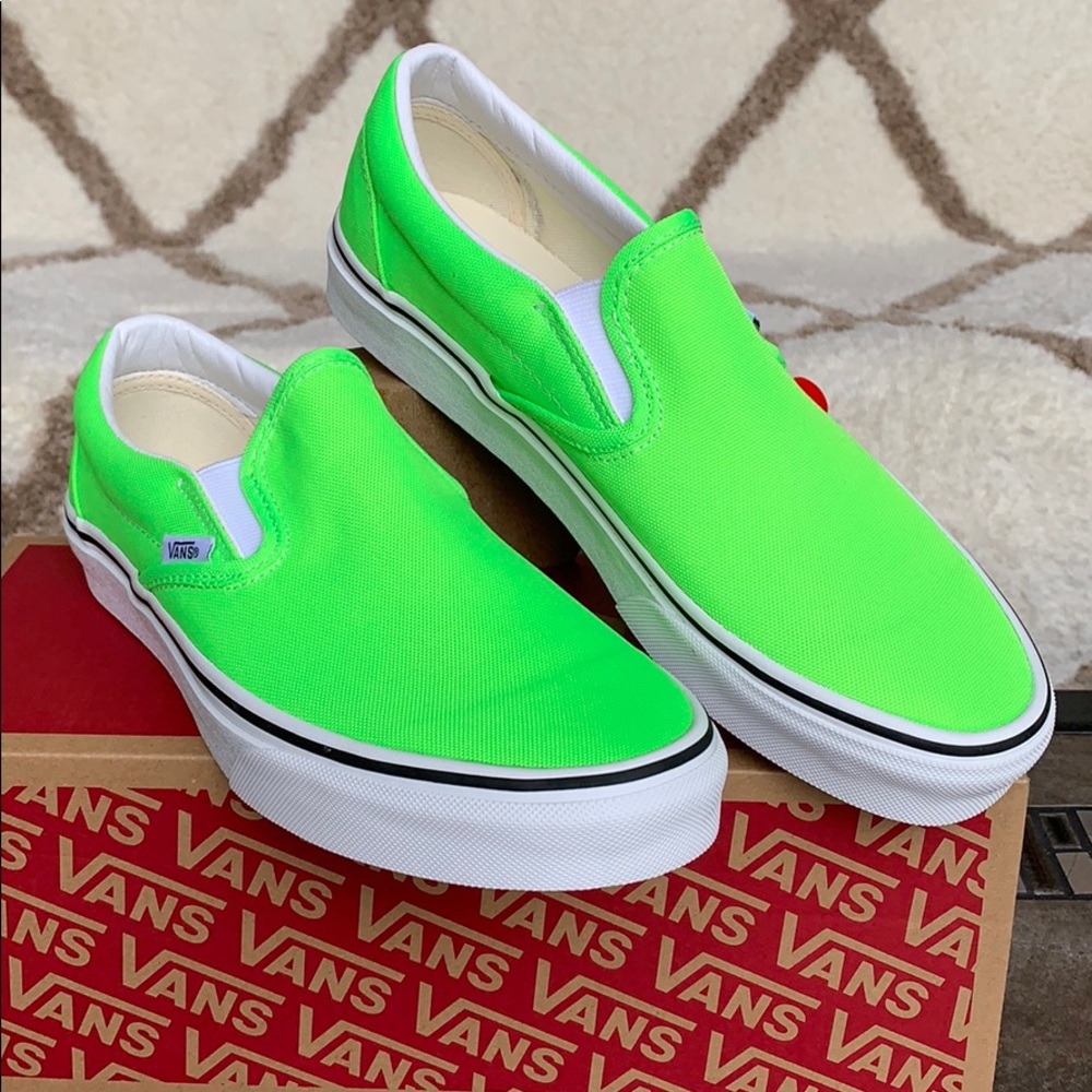 VANS CLASSIC SLIP ON NEON Green Gecko/True White - Picture 3 of 16